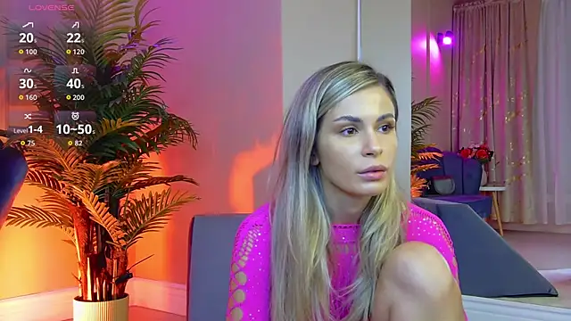 Avril Cyrus online show from 10-28-25, 07:07