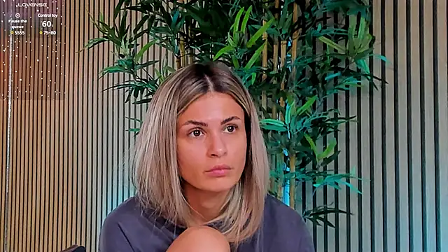 Avril Cyrus online show from 03-10-25, 07:33