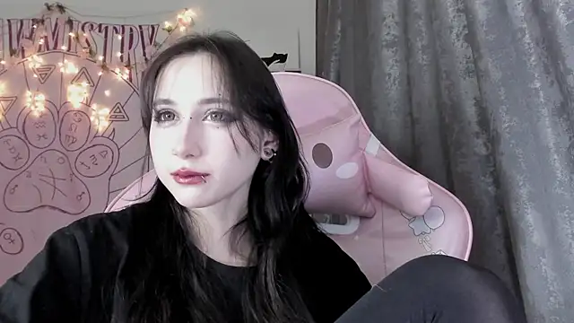 Holy420lolii online show from 10-21-25, 07:35
