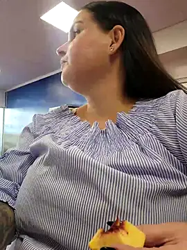 Snapshot of GeorgiaLerox chatting on 10-05-25, 11:45 GeorgiaLerox online show from 10-05-25, 11:45