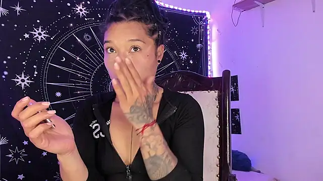 Eva Lee  online show from 11-22-25, 08:35