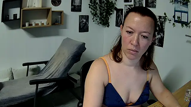 Snapshot of AnyaKrey@xh chatting on 02-15-25, 06:55 AnyaKreyxh online show from 02-15-25, 06:55