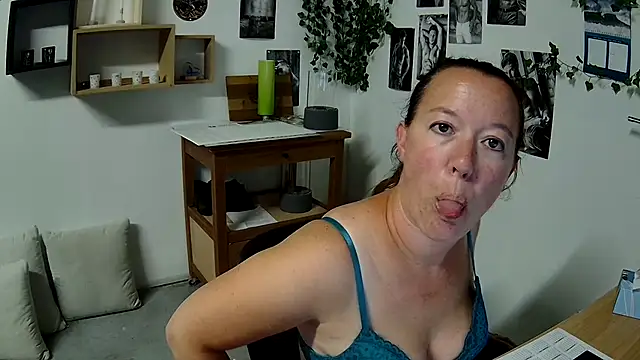 Snapshot of AnyaKrey@xh chatting on 09-15-25, 05:24 AnyaKreyxh online show from 09-15-25, 05:24