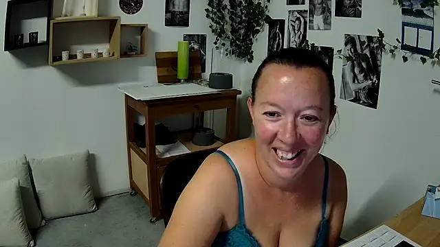 Snapshot of AnyaKrey@xh chatting on 09-16-25, 05:25 AnyaKreyxh online show from 09-16-25, 05:25