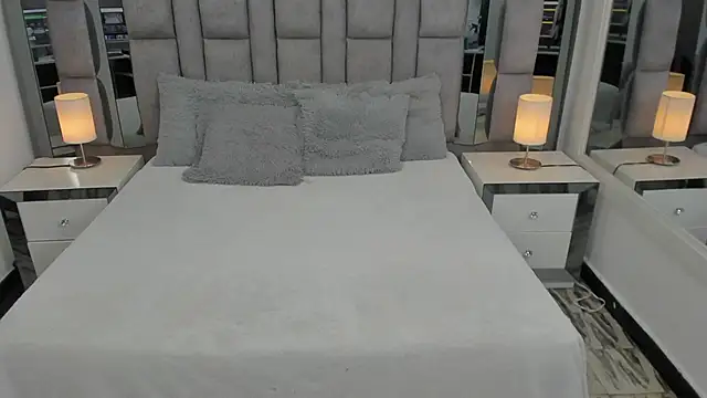 EMMAHILL1 online show from 12-19-25, 11:12