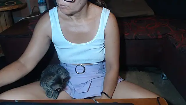 Snapshot of DevoraAmateur chatting on 06-25-26, 12:10 DevoraAmateur online show from 06-25-26, 12:10