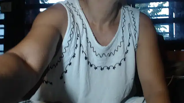 Snapshot of DevoraAmateur chatting on 07-23-26, 12:57 DevoraAmateur online show from 07-23-26, 12:57