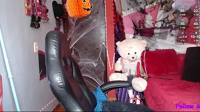 nathalie zanettii online show from 10-19-25, 08:33