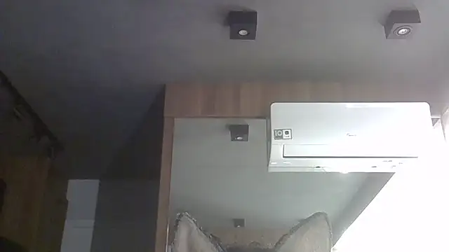 Skinny-Kitten online show from 11-08-25, 01:47