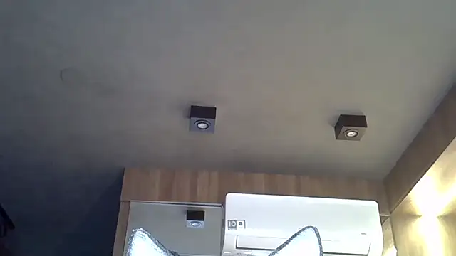 Skinny-Kitten online show from 10-27-25, 07:48