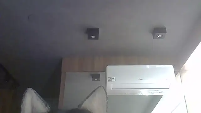 Skinny-Kitten online show from 12-18-25, 10:35