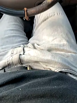 Snapshot of prekumstud chatting on 10-04-25, 12:23 prekumstud online show from 10-04-25, 12:23