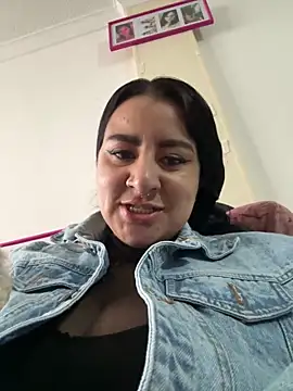 Snapshot of Abril_Luv chatting on 03-07-26, 11:49 Abril Luv online show from 03-07-26, 11:49