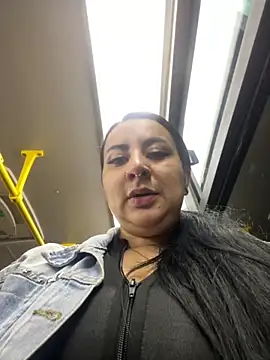 Abril Luv online show from 10-18-25, 12:45