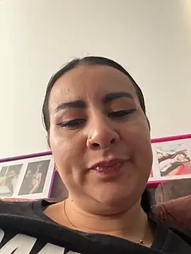 Snapshot of Abril_Luv chatting on 03-20-26, 01:34 Abril Luv online show from 03-20-26, 01:34