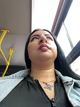 Snapshot of Abril_Luv chatting on 04-10-26, 12:12 Abril Luv online show from 04-10-26, 12:12