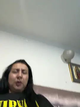 Snapshot of Abril_Luv chatting on 04-15-26, 01:11 Abril Luv online show from 04-15-26, 01:11