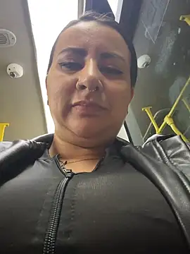 Snapshot of Abril_Luv chatting on 03-14-26, 12:38 Abril Luv online show from 03-14-26, 12:38