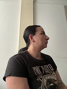 Abril Luv online show from 02-25-26, 01:00