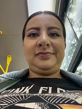 Snapshot of Abril_Luv chatting on 03-23-26, 12:49 Abril Luv online show from 03-23-26, 12:49