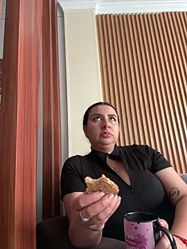 Snapshot of Abril_Luv chatting on 04-01-26, 01:01 Abril Luv online show from 04-01-26, 01:01