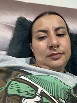 Snapshot of Abril_Luv chatting on 03-03-26, 01:23 Abril Luv online show from 03-03-26, 01:23