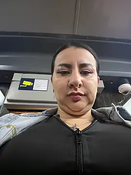 Abril Luv online show from 12-20-25, 12:46