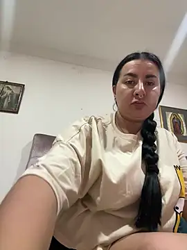 Abril Luv online show from 06-15-26, 12:33