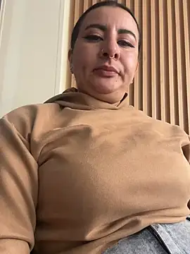 Snapshot of Abril_Luv chatting on 03-26-26, 01:31 Abril Luv online show from 03-26-26, 01:31