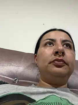 Snapshot of Abril_Luv chatting on 03-24-26, 01:05 Abril Luv online show from 03-24-26, 01:05