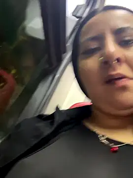 Abril Luv online show from 10-22-25, 01:05