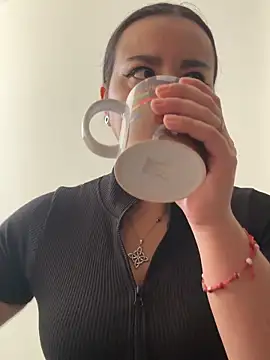 Abril Luv online show from 02-10-26, 01:21