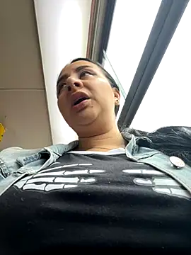 Abril Luv online show from 10-23-25, 12:04