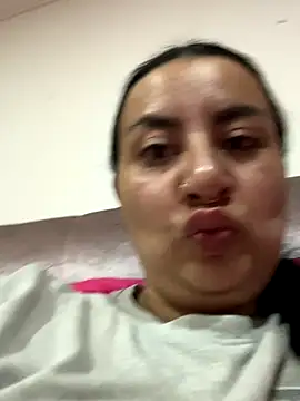 Abril Luv online show from 11-04-25, 02:37