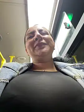 Snapshot of Abril_Luv chatting on 03-12-26, 12:38 Abril Luv online show from 03-12-26, 12:38