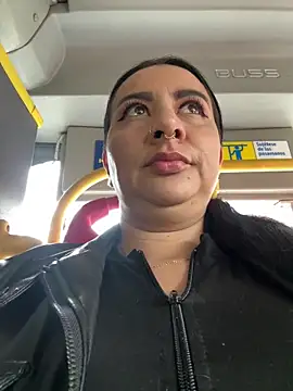 Snapshot of Abril_Luv chatting on 03-13-26, 12:21 Abril Luv online show from 03-13-26, 12:21