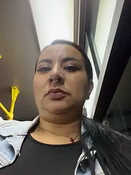 Abril Luv online show from 10-15-25, 01:04