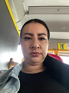 Snapshot of Abril_Luv chatting on 03-11-26, 12:21 Abril Luv online show from 03-11-26, 12:21