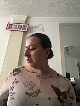 Abril Luv online show from 05-25-26, 01:10