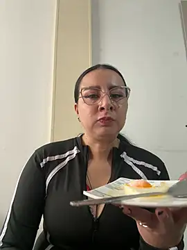 Abril Luv online show from 02-03-26, 12:54