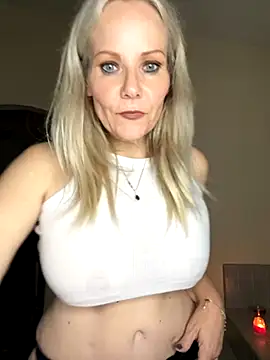 Sexual Lovable Doll online show from 11-15-25, 09:41