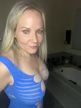 Sexual Lovable Doll online show from 09-12-25, 12:38