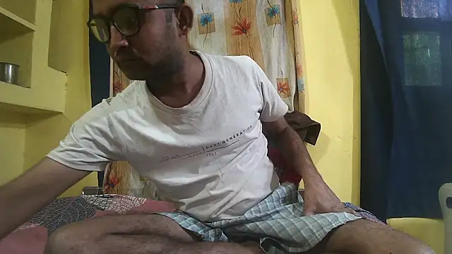 Snapshot of Cute_boy2000 chatting on 03-07-25, 10:35 Cute boy2000 online show from 03-07-25, 10:35