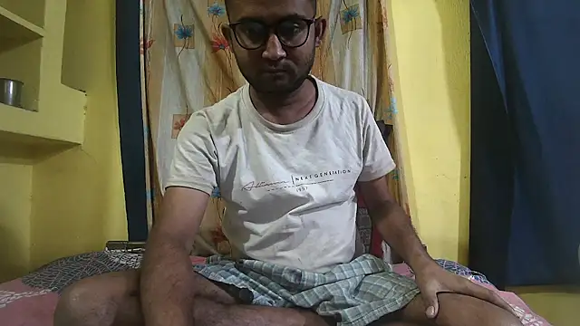 Snapshot of Cute_boy2000 chatting on 03-09-25, 12:53 Cute boy2000 online show from 03-09-25, 12:53