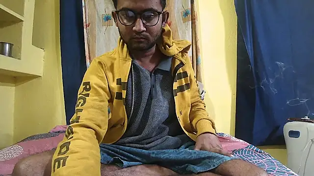 Snapshot of Cute_boy2000 chatting on 01-06-25, 12:48 Cute boy2000 online show from 01-06-25, 12:48