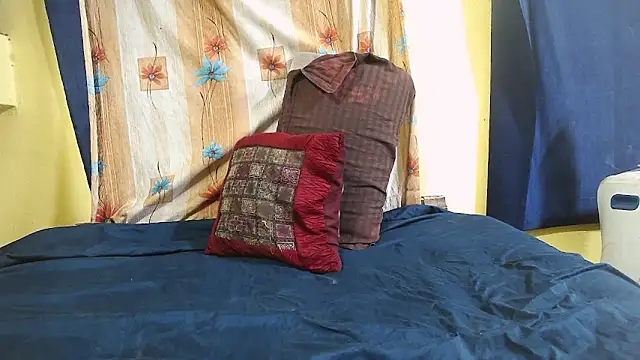 Snapshot of Cute_boy2000 chatting on 02-03-25, 12:36 Cute boy2000 online show from 02-03-25, 12:36