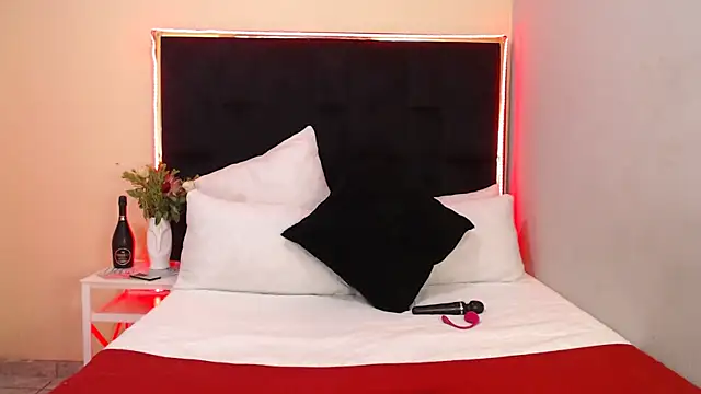 Snapshot of CancerGodessX chatting on 02-15-25, 03:17 CancerGodessX online show from 02-15-25, 03:17