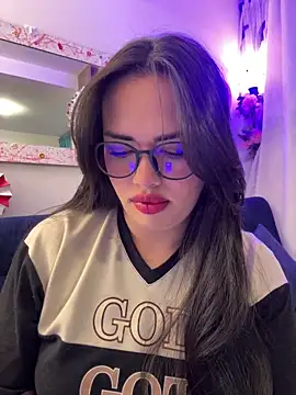 Snapshot of andra_rose chatting on 03-21-25, 11:23 andra rose online show from 03-21-25, 11:23