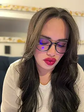 Snapshot of andra_rose chatting on 03-06-25, 11:09 andra rose online show from 03-06-25, 11:09