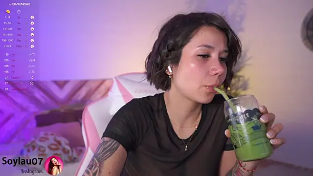 Snapshot of imjess01 chatting on 02-13-25, 02:01 imjess01 online show from 02-13-25, 02:01